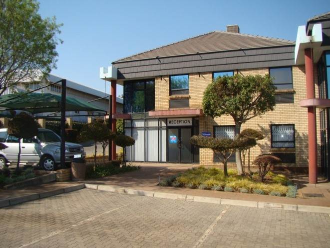 137  m² Commercial space in Sunnyrock photo number 3