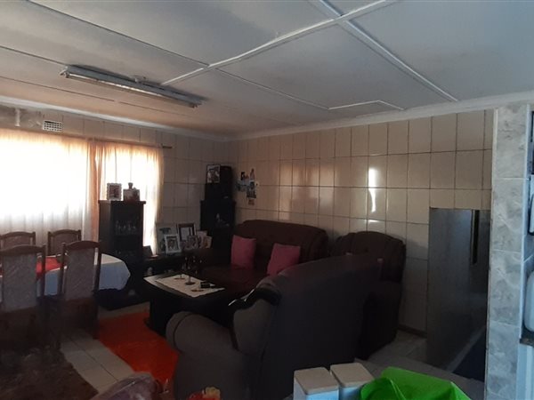4 Bedroom House 4 Bedroom House