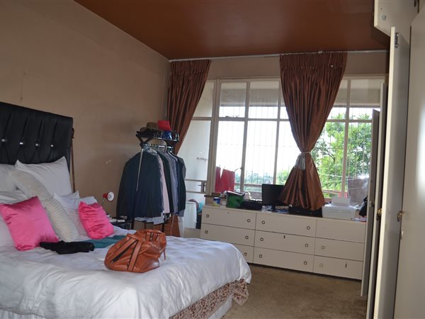 4 Bed Apartment in Yeoville