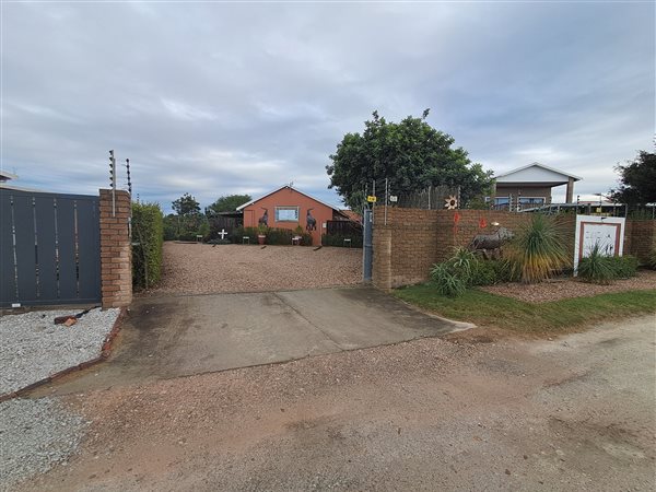 8 Bedroom House