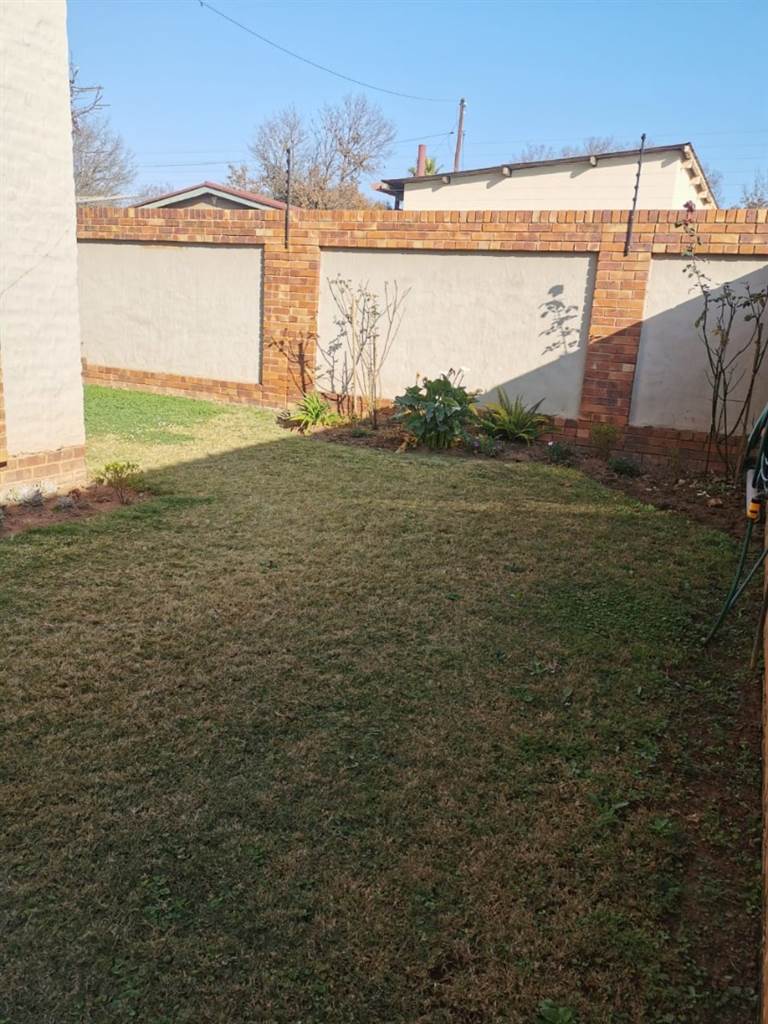 2 Bed Townhouse in Middelburg Central photo number 21