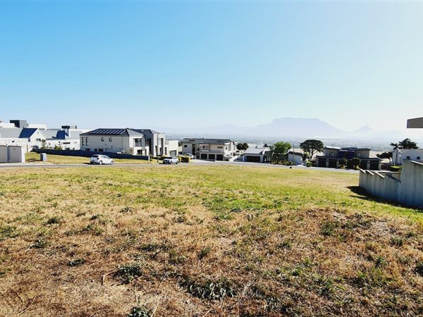 864 m² Land