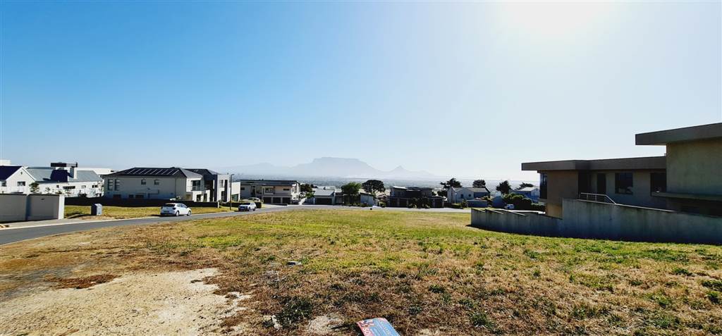 864 m² Land available in Baronetcy Estate photo number 2