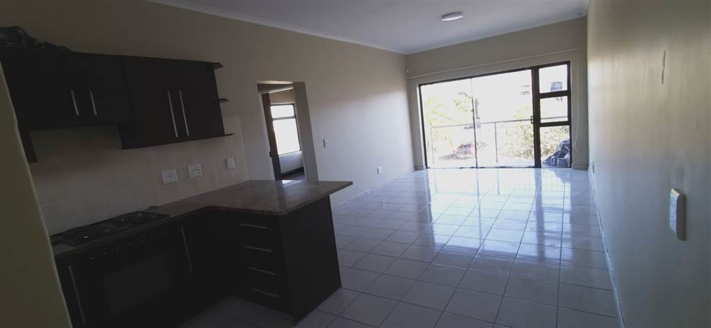 2 Bed Apartment in Tableview photo number 4