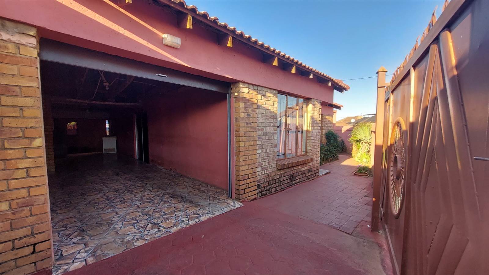 2 Bed House in Mamelodi photo number 2