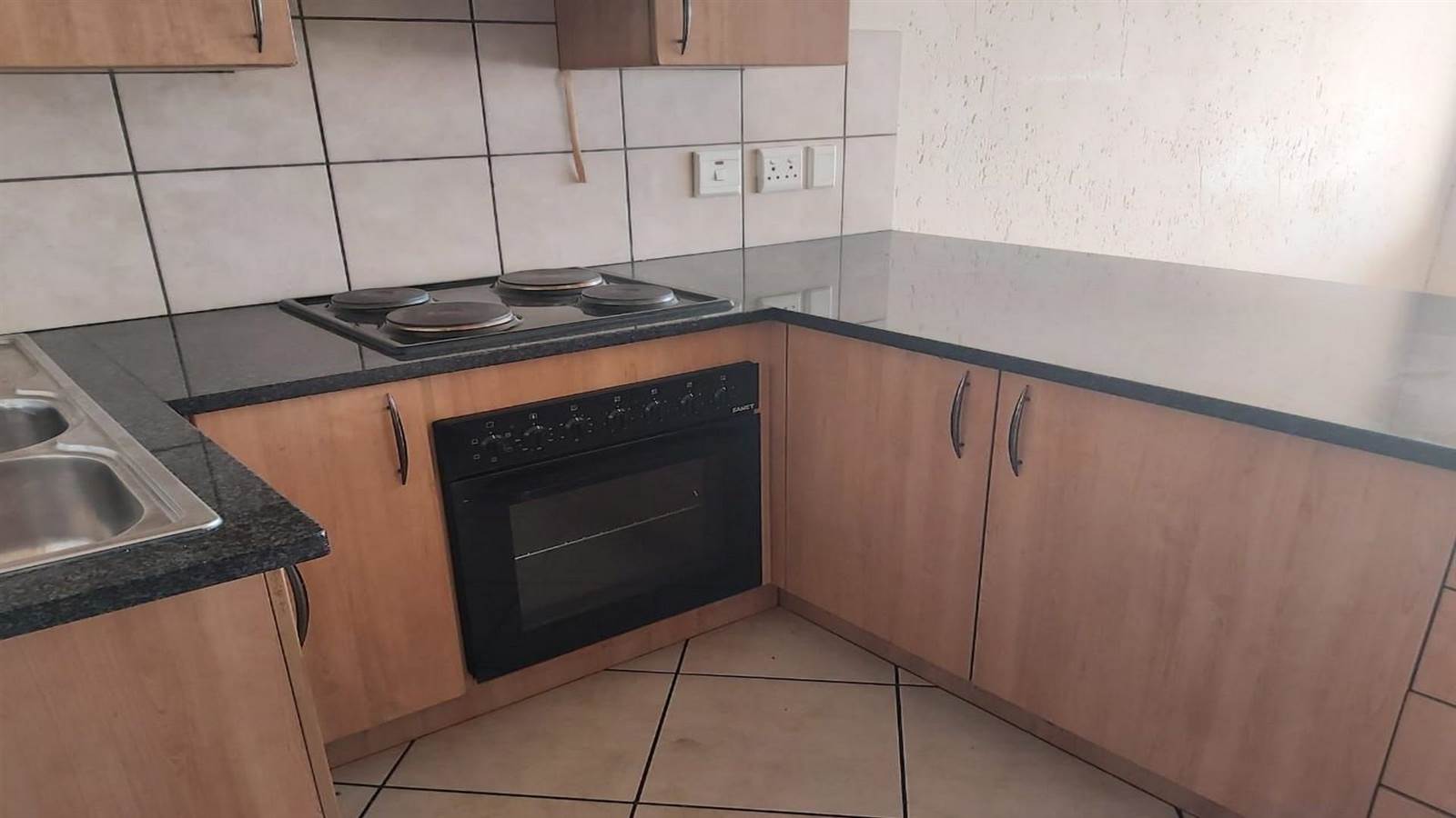 2 Bed Flat in Waterval East photo number 11