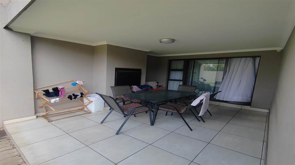 3 Bed Townhouse in Helderwyk photo number 18