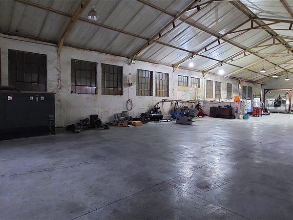 650  m² Industrial space