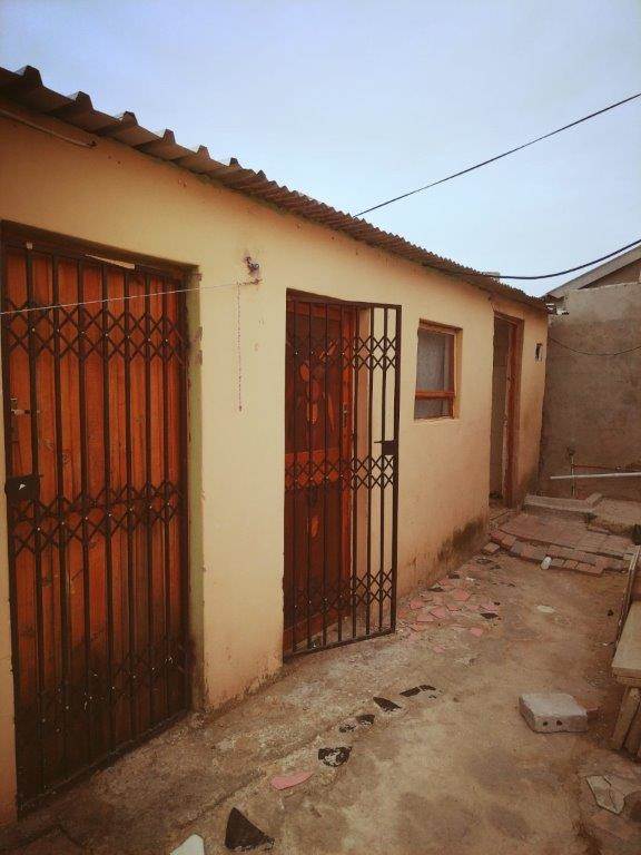 3 Bed House in Zwide photo number 10