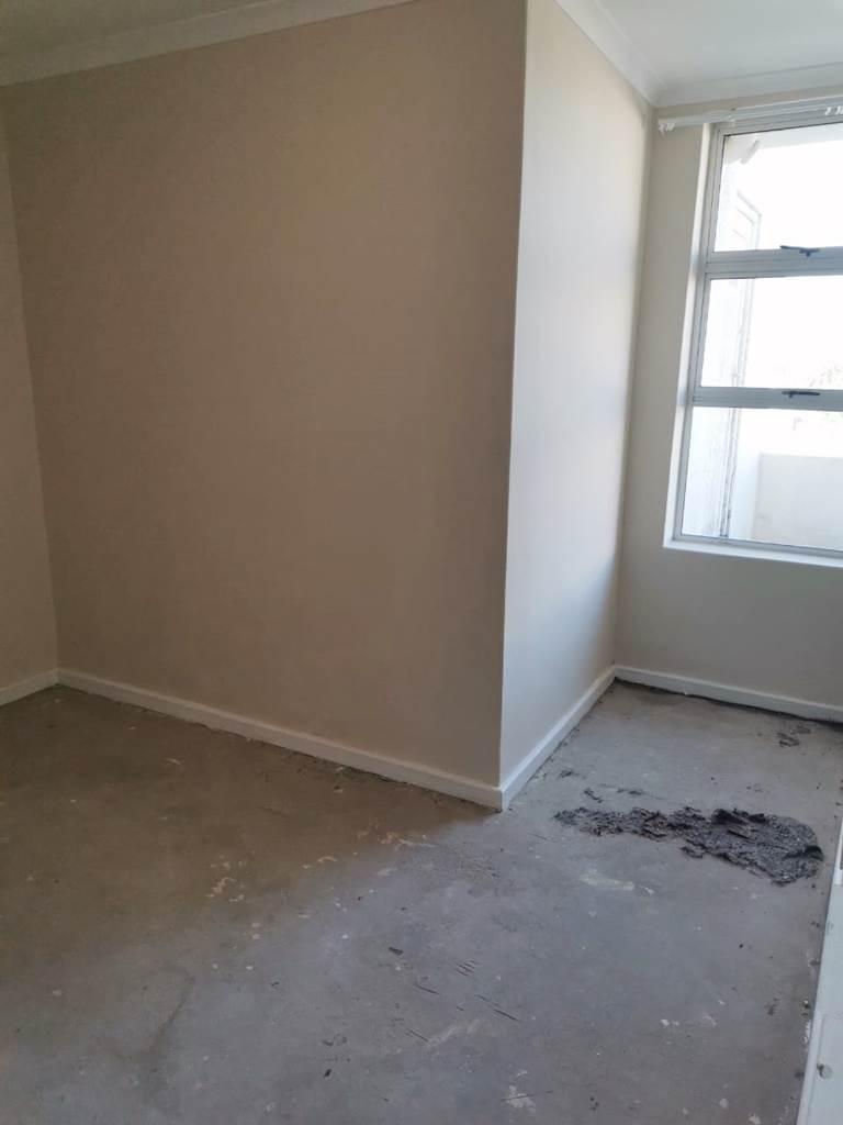 2 Bed Apartment in Wynberg photo number 14