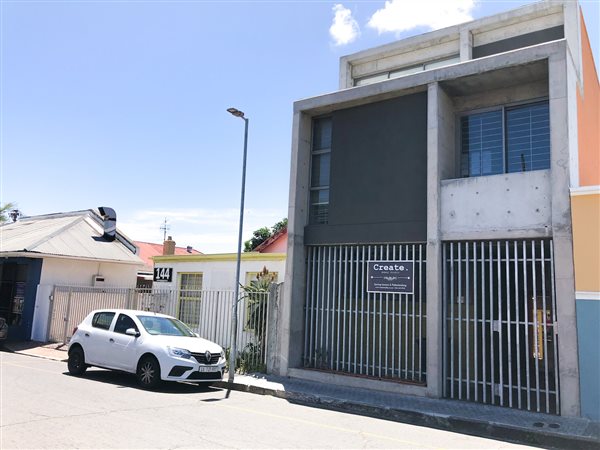 193  m² Commercial space