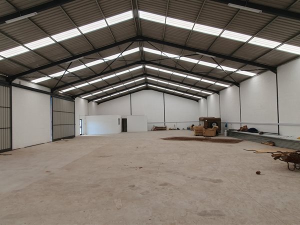 604  m² Industrial space