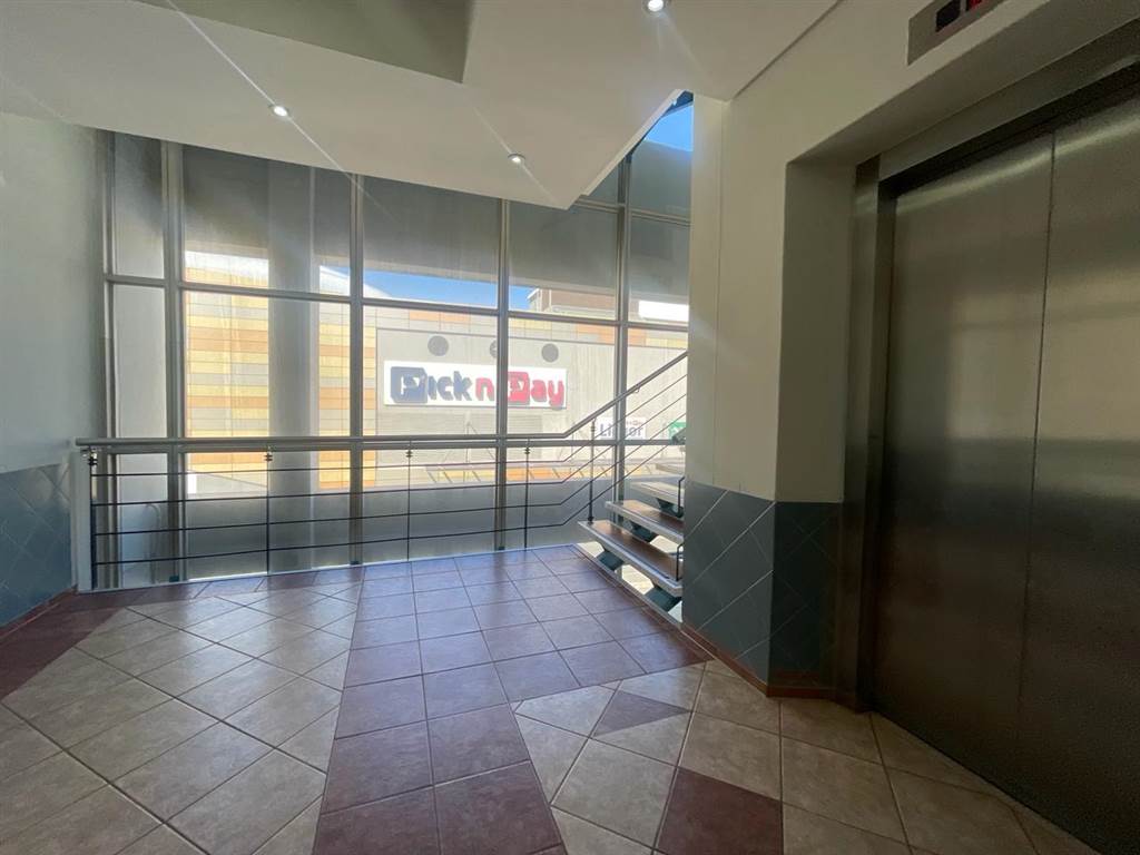 163.75  m² Commercial space in Milnerton Central photo number 3