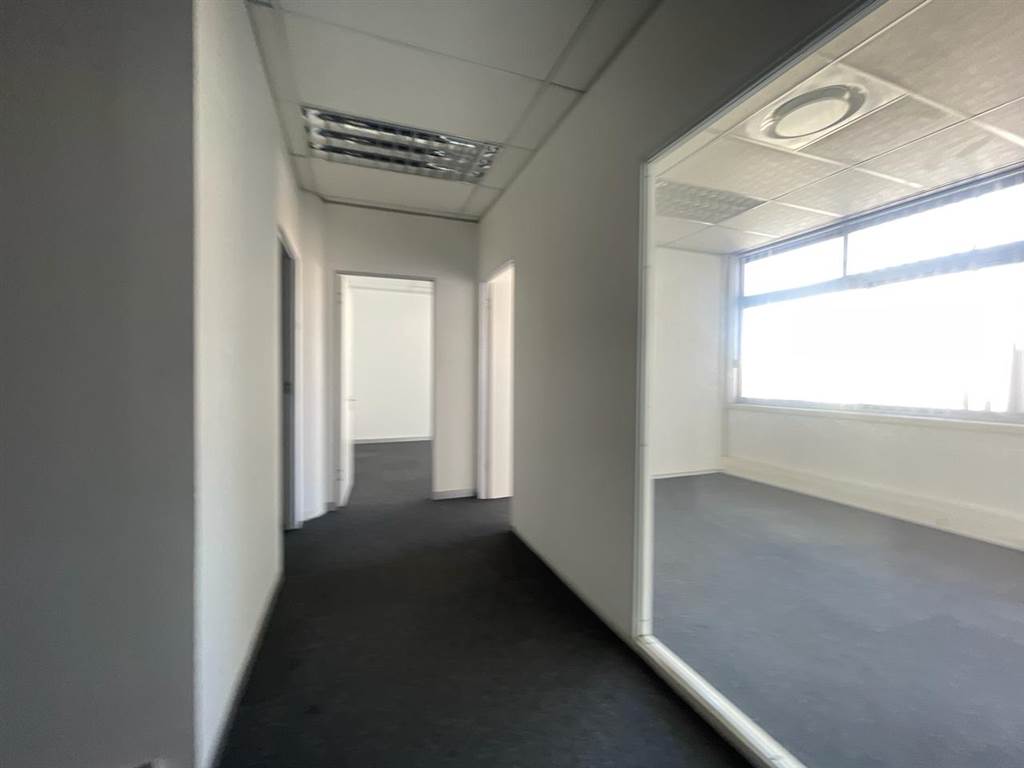 163.75  m² Commercial space in Milnerton Central photo number 27