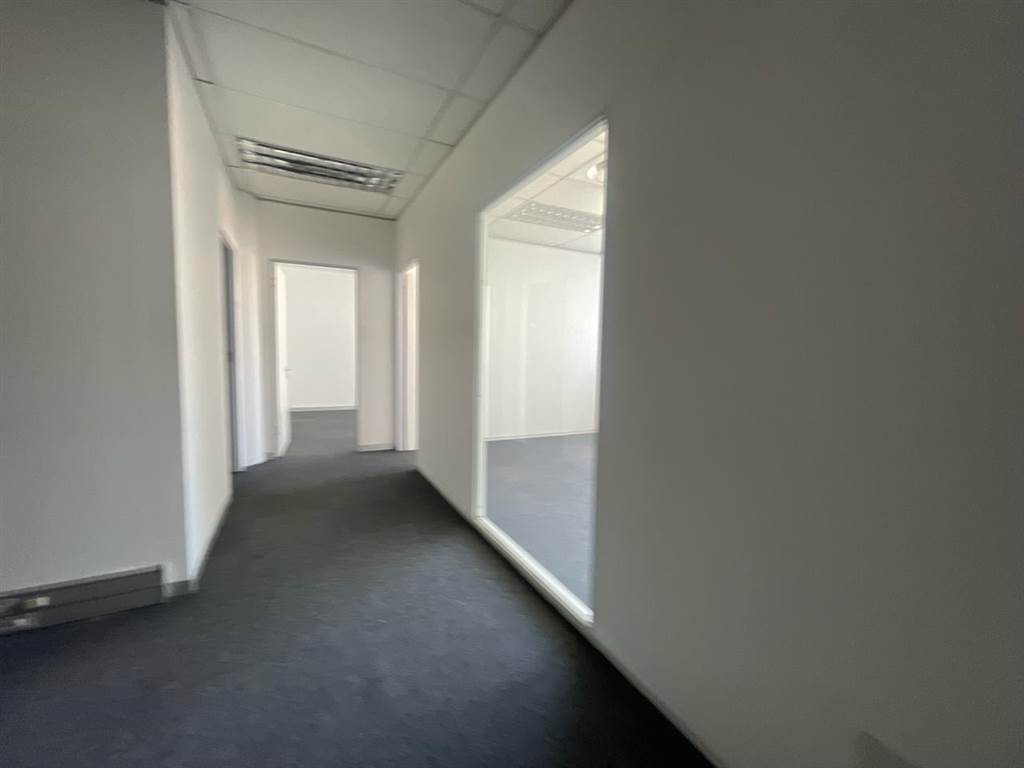 163.75  m² Commercial space in Milnerton Central photo number 26