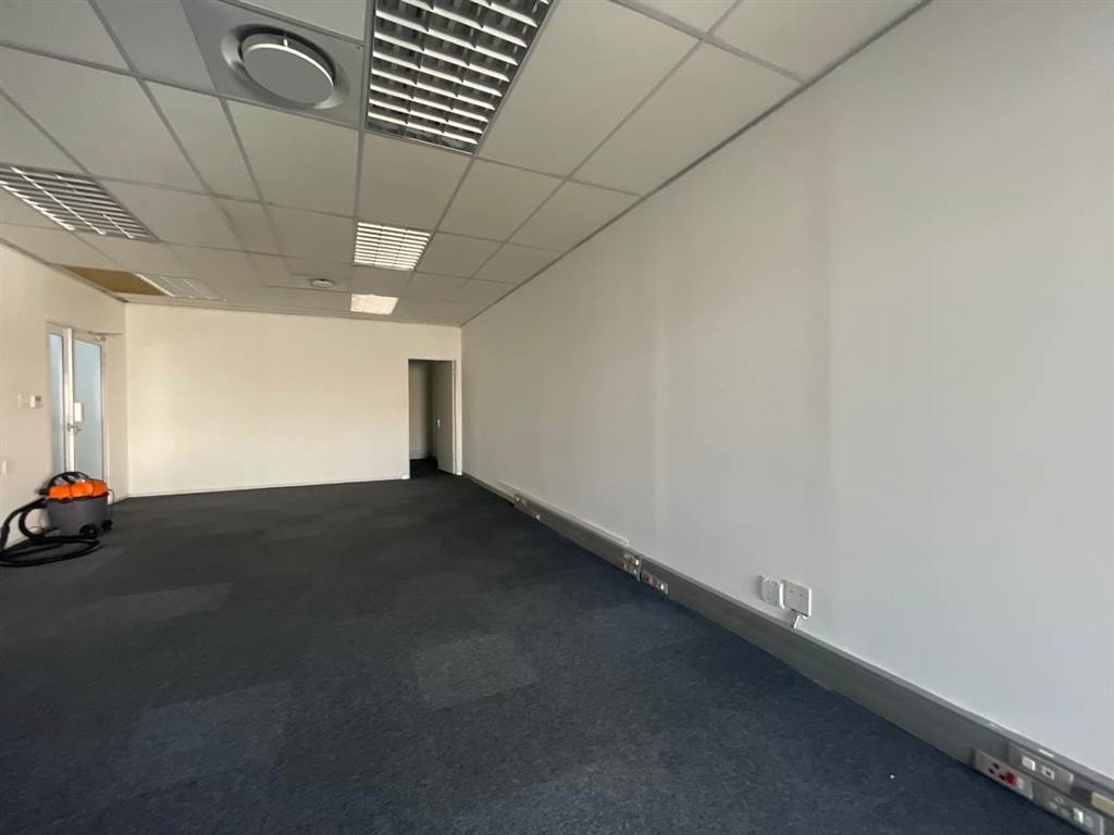 163.75  m² Commercial space in Milnerton Central photo number 11
