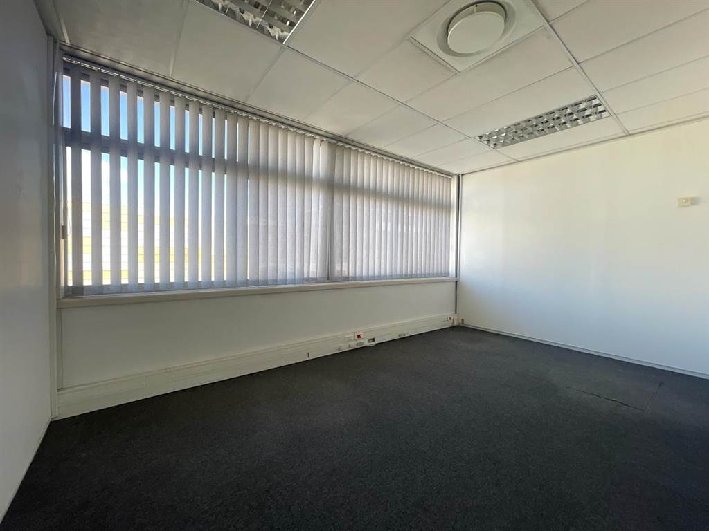 163.75  m² Commercial space in Milnerton Central photo number 6