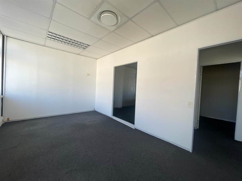 163.75  m² Commercial space in Milnerton Central photo number 4