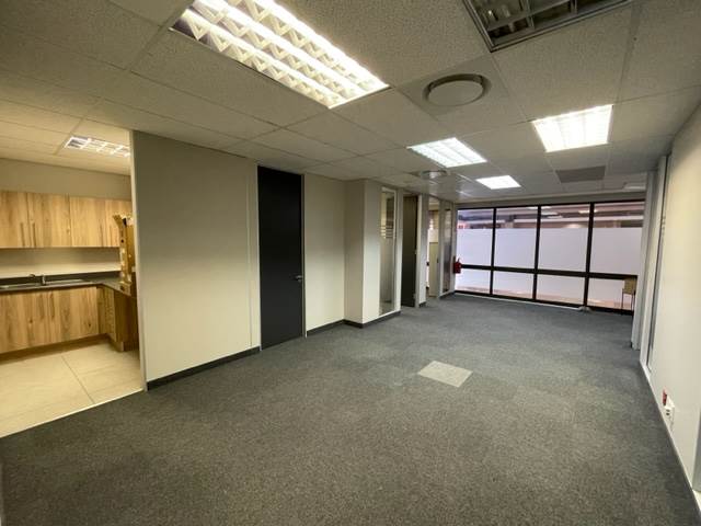 133  m² Commercial space in Irene photo number 12