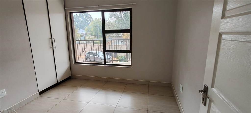 3 Bed Townhouse in Northmead photo number 12