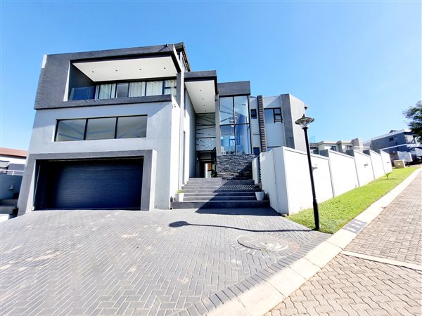 5 Bedroom House
