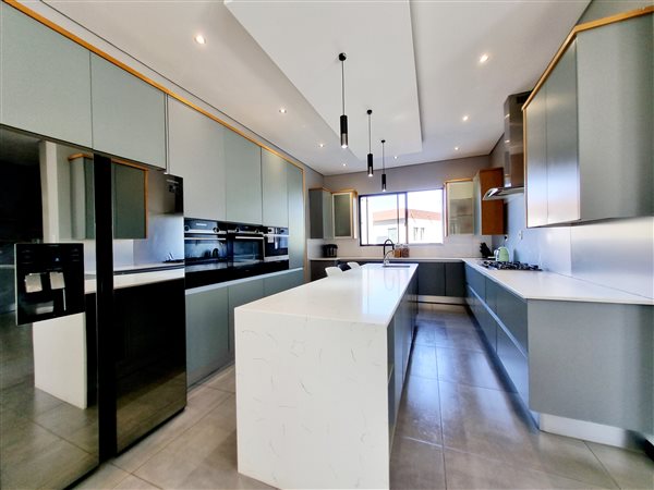 5 Bedroom House