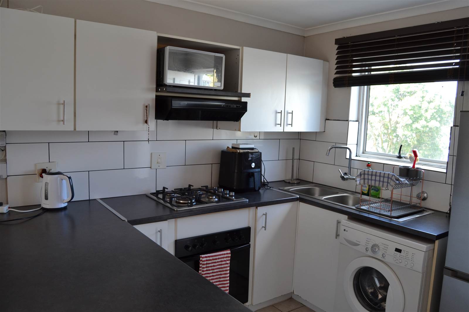 2 Bed Apartment in Welgelee photo number 8