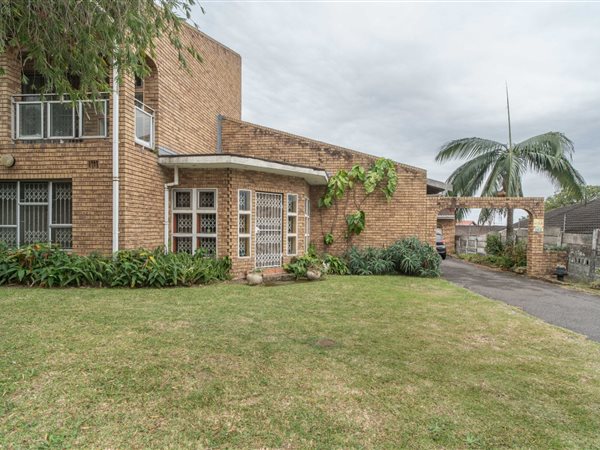 3 Bed House in Queensburgh Central