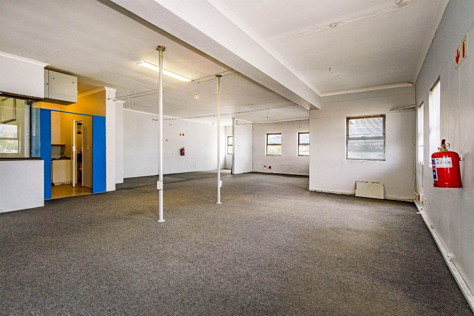 132  m² Commercial space in Somerset West Central photo number 13