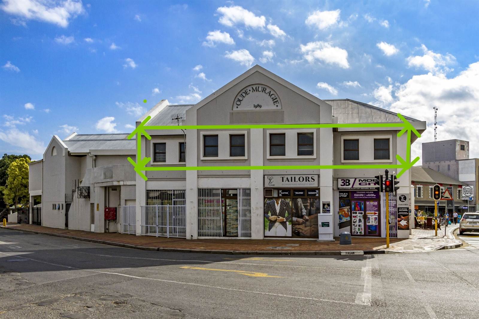 132  m² Commercial space in Somerset West Central photo number 2