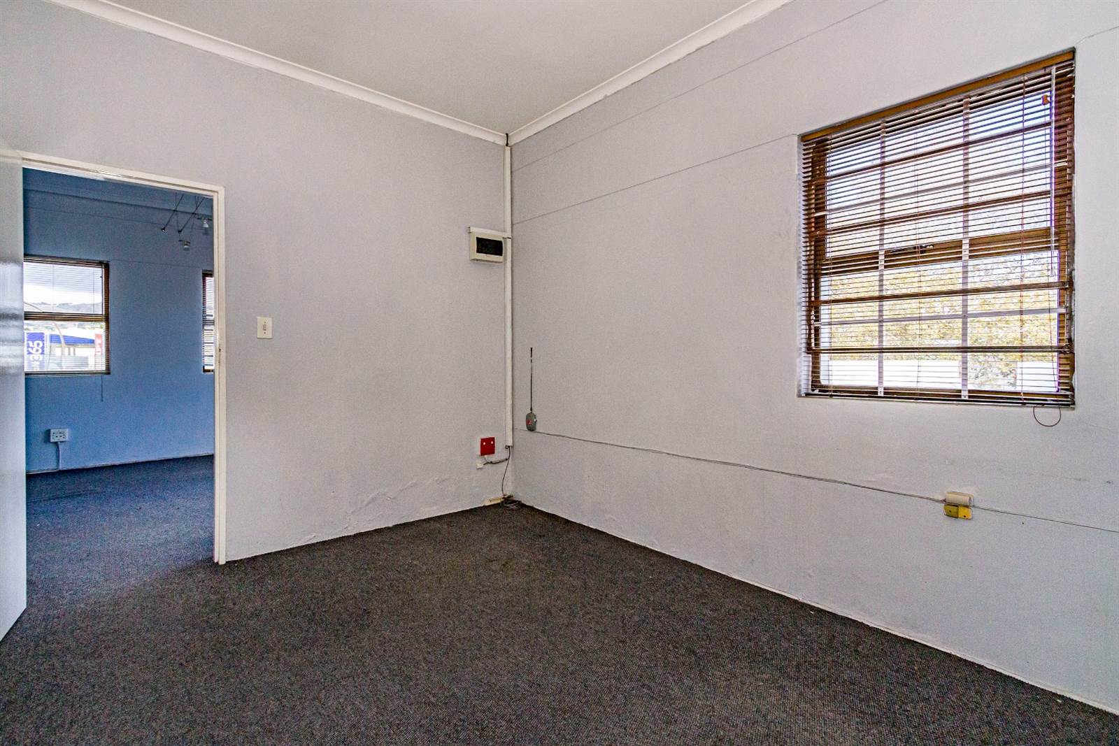 132  m² Commercial space in Somerset West Central photo number 9