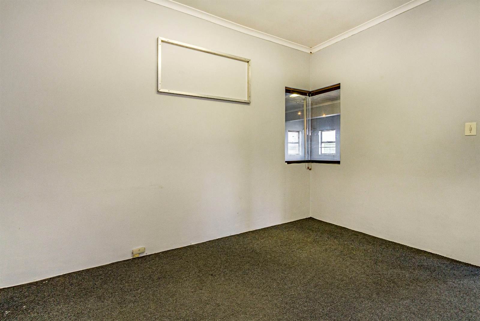 132  m² Commercial space in Somerset West Central photo number 12