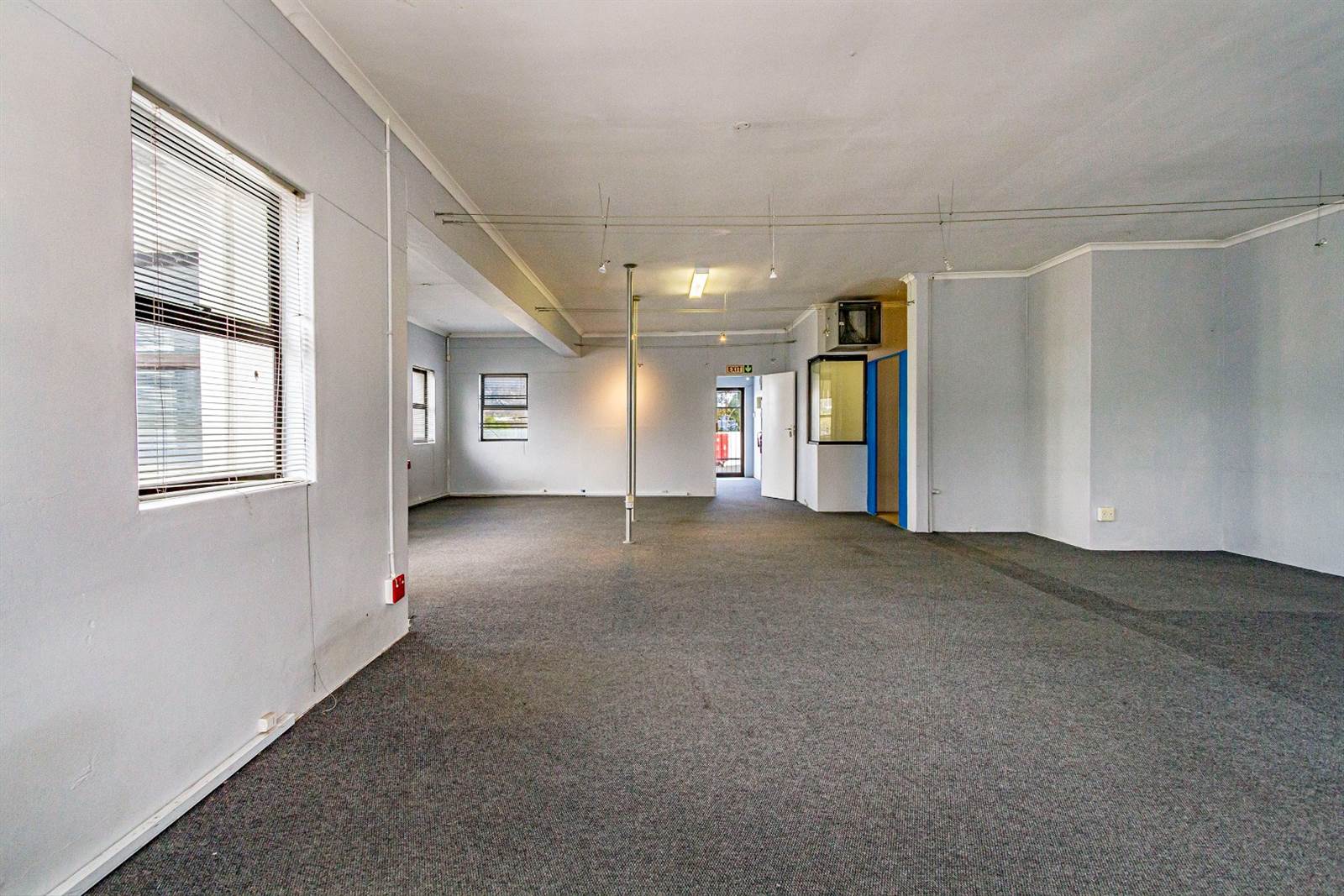132  m² Commercial space in Somerset West Central photo number 16
