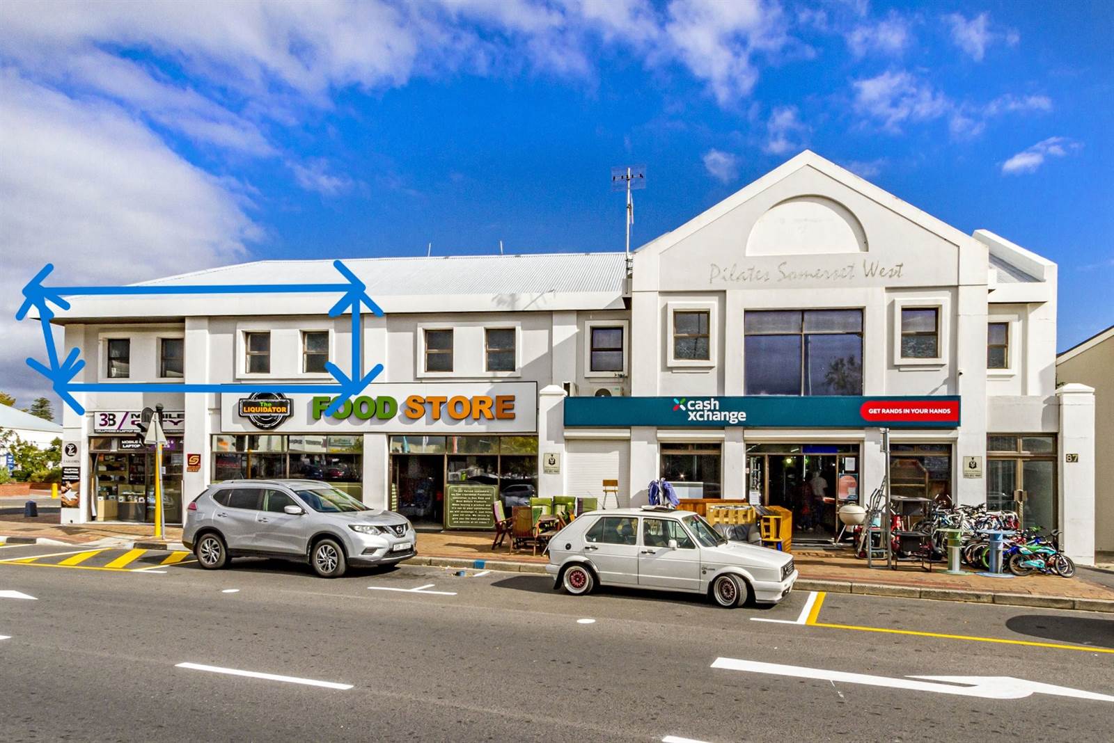 132  m² Commercial space in Somerset West Central photo number 1