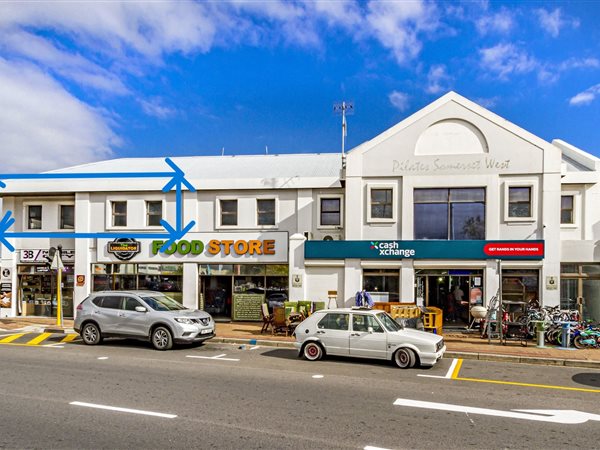 132  m² Commercial space in Somerset West Central