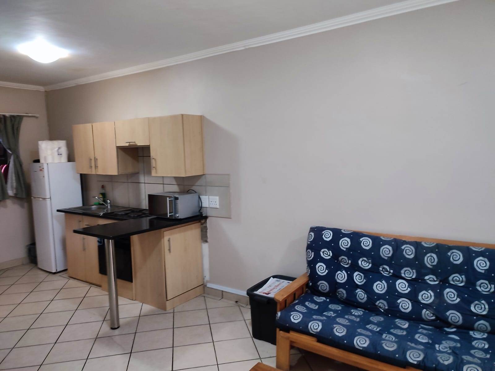 Bachelor apartment in Bloemfontein photo number 12