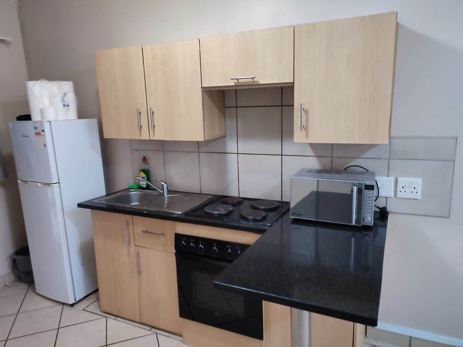Bachelor apartment in Bloemfontein photo number 14
