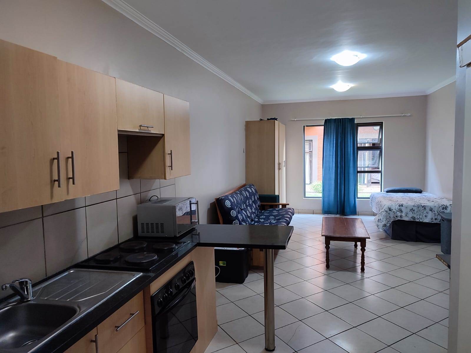 Bachelor apartment in Bloemfontein photo number 4