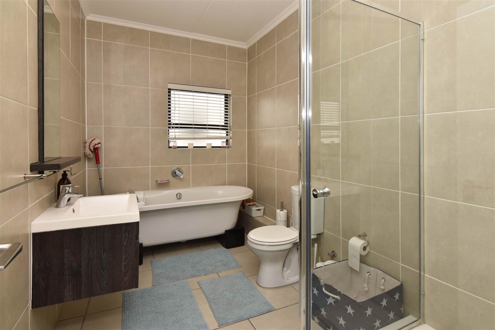 3 Bed Apartment in Sandown photo number 17