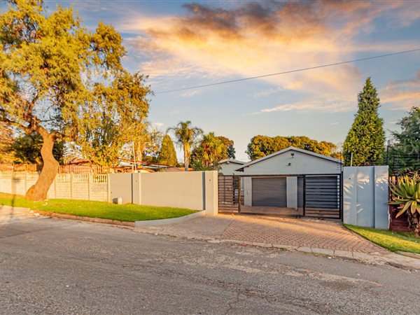 3 Bedroom House 3 Bedroom House