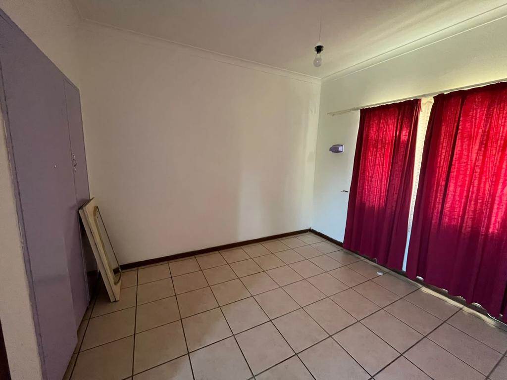3 Bed House in Humansdorp photo number 12