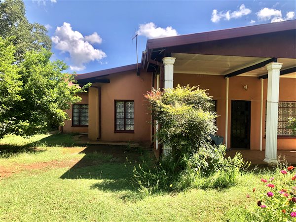 8565 m² Farm in Mamogaleskraal A H
