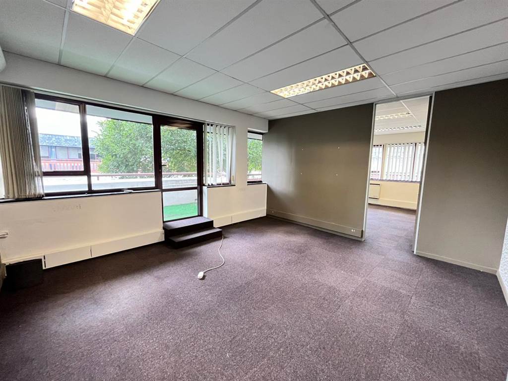 128.67  m² Commercial space in Epsom Downs photo number 8
