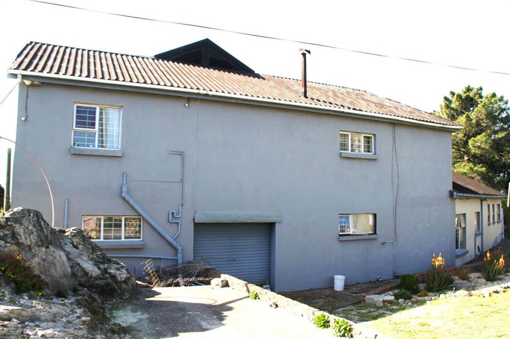 4 Bed House in Grabouw photo number 22