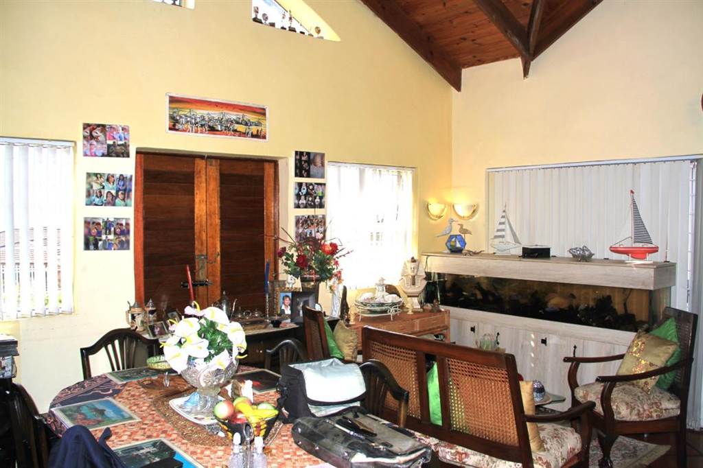 4 Bed House in Grabouw photo number 5