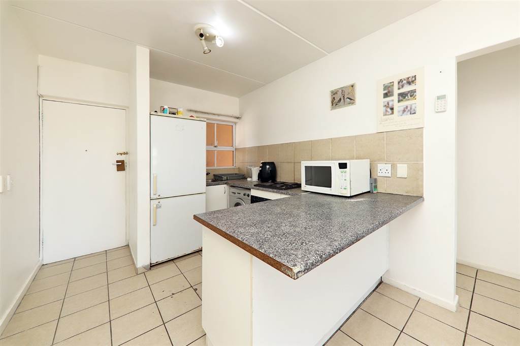 2 Bed Apartment in Maitland photo number 5