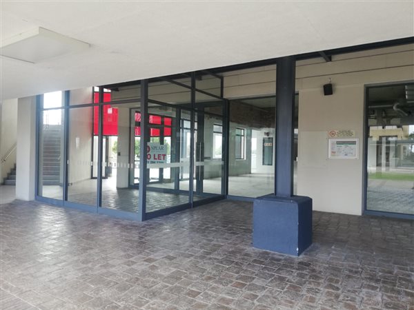 696  m² Retail Space in Milnerton Central