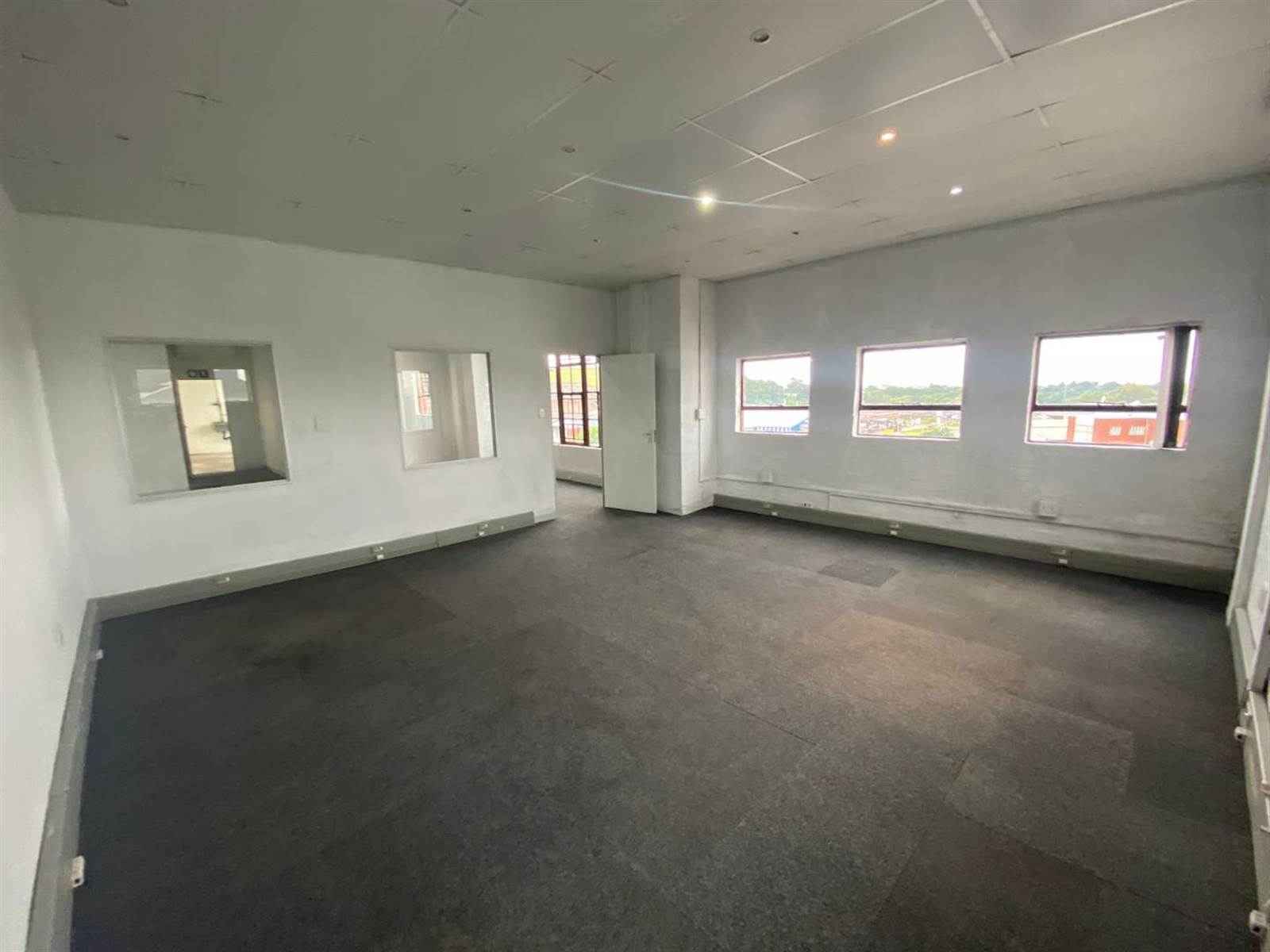 518  m² Commercial space in Westmead photo number 3