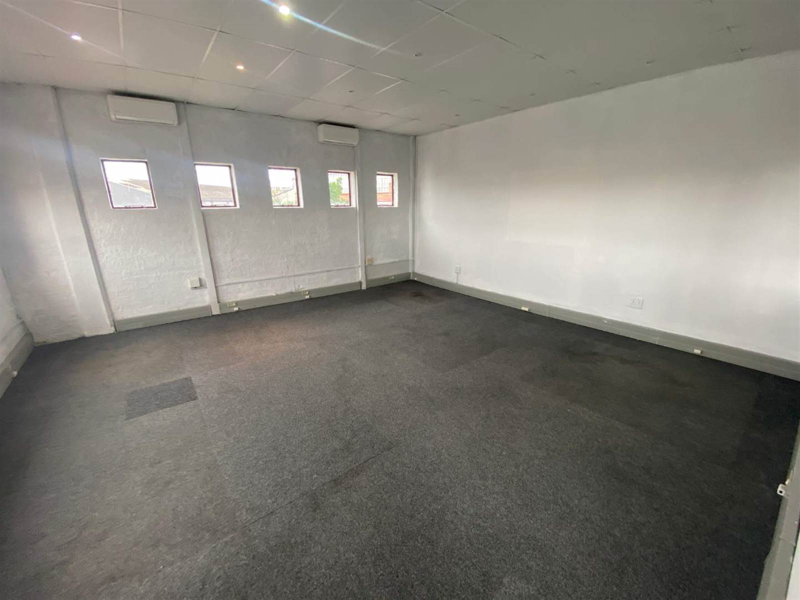 518  m² Commercial space in Westmead photo number 17