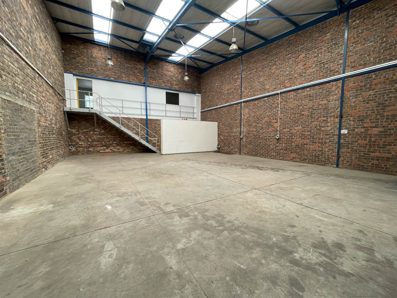 271  m² Commercial space in Eastgate photo number 1